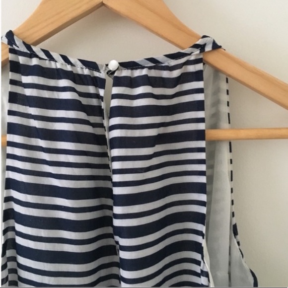 Old navy sleeveless halter dress - Picture 4 of 4